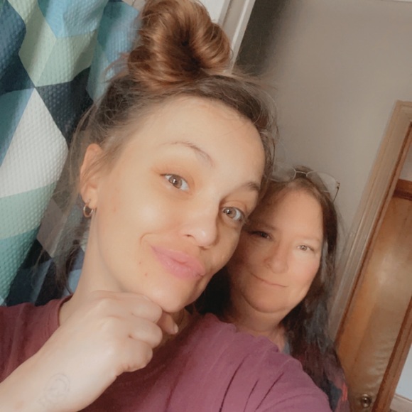 Meet your Posher, Jessica - Picture 1 of 1